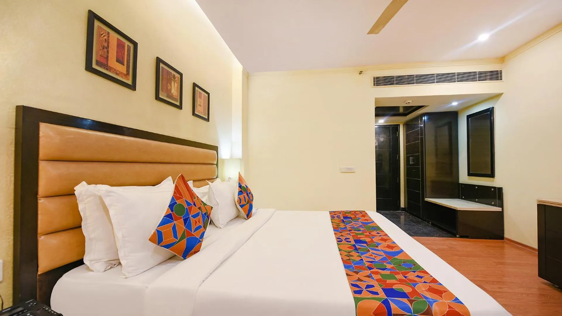 Fabhotel Prime The Western With Swimming Pool New Delhi 3*,  India