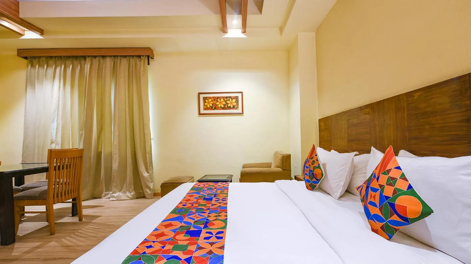Fabhotel Prime The Western With Swimming Pool New Delhi 3*,
