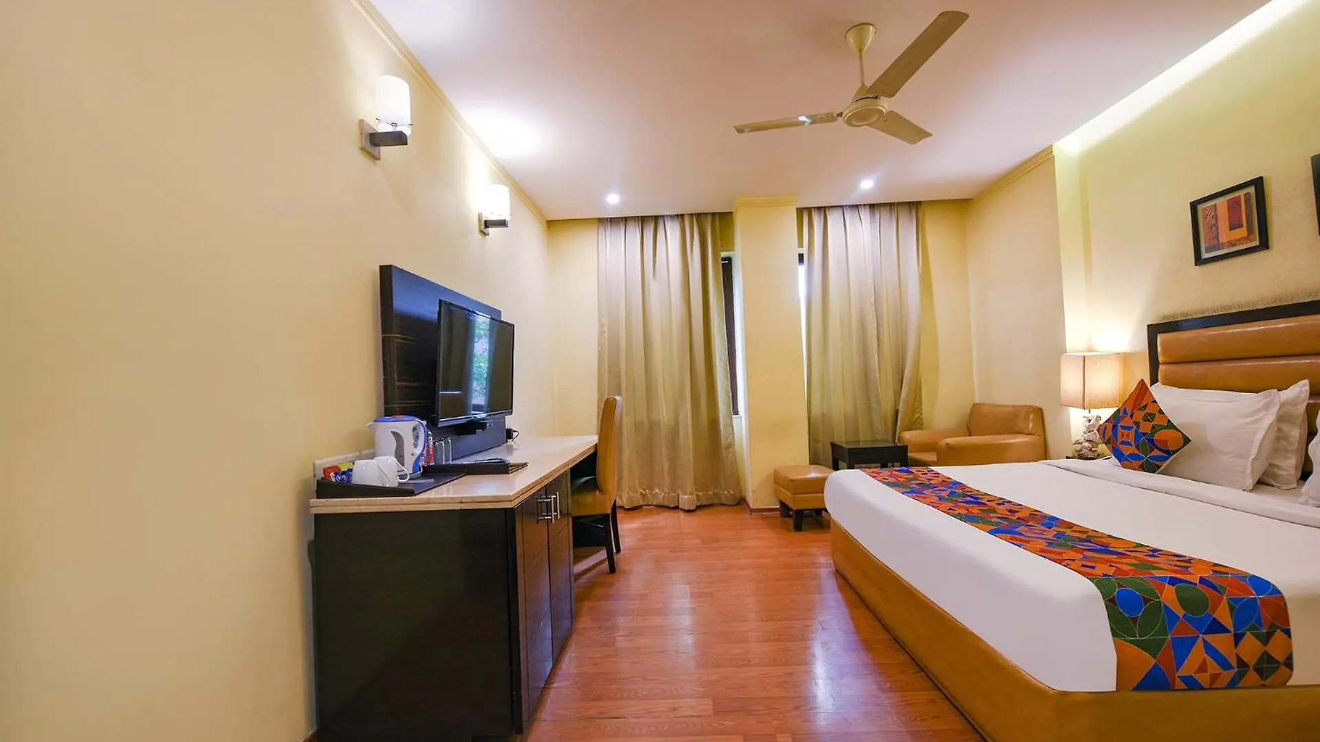 Fabhotel Prime The Western With Swimming Pool New Delhi India