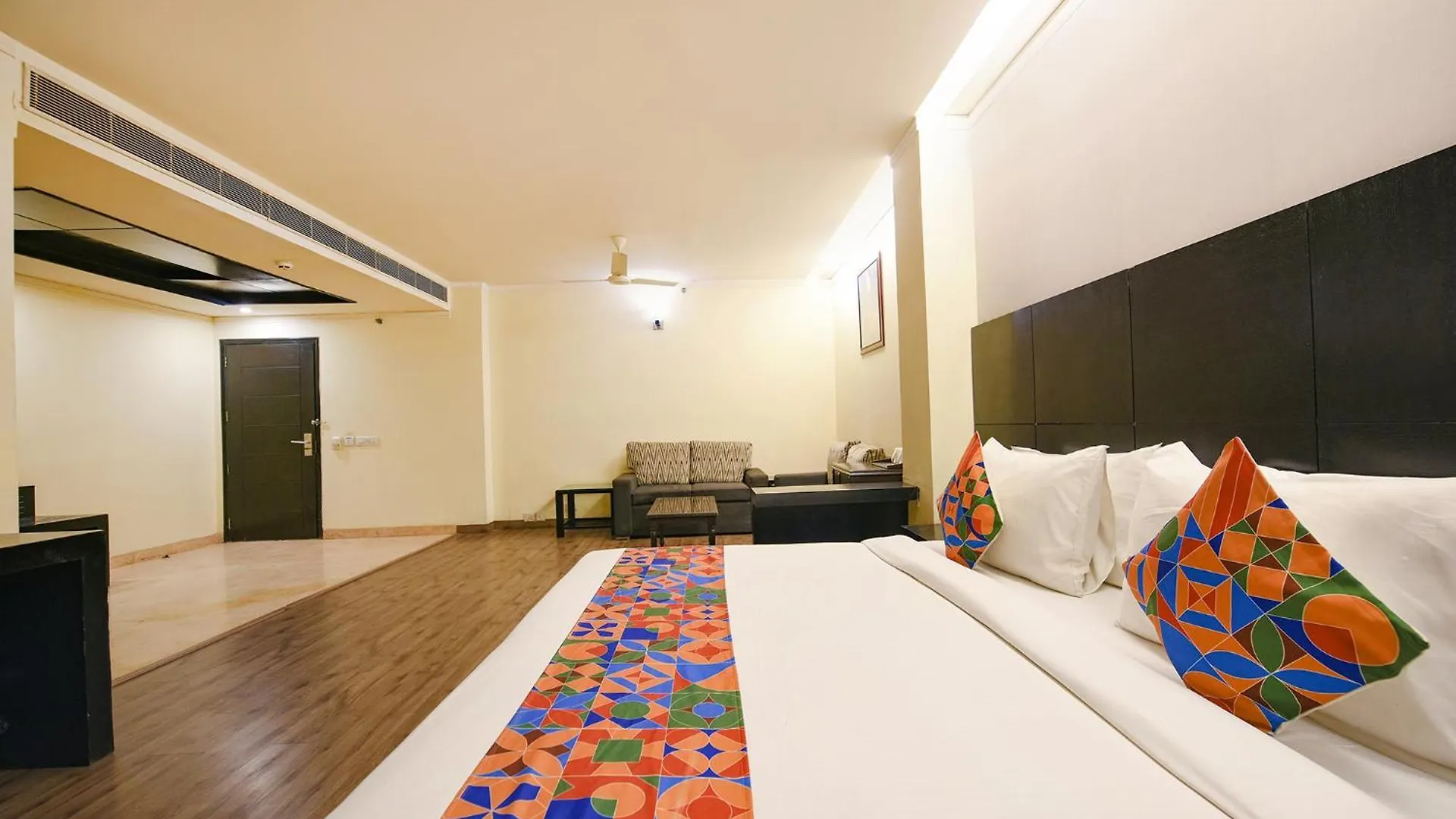 Fabhotel Prime The Western With Swimming Pool New Delhi 3*,  India