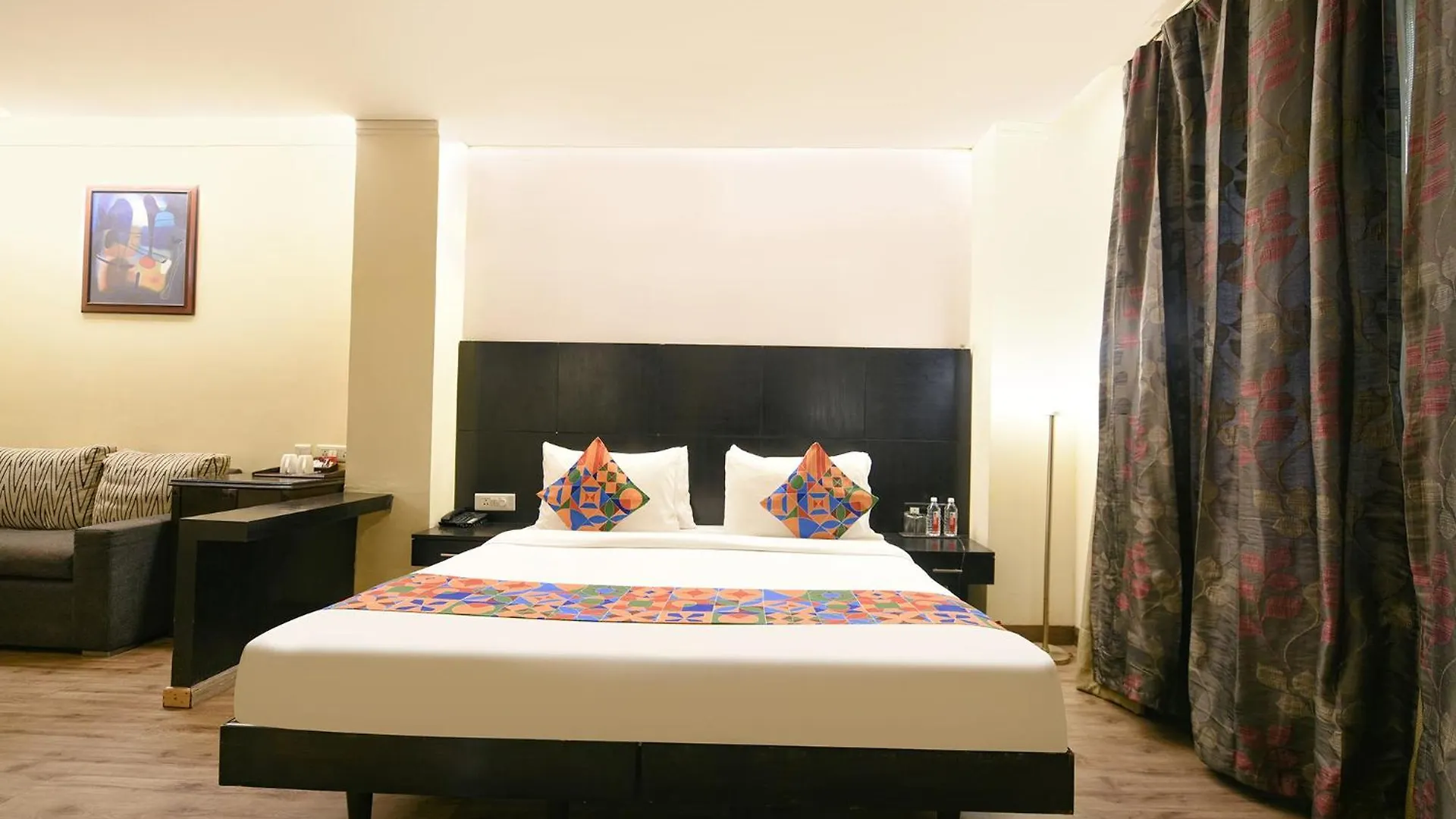 Fabhotel Prime The Western With Swimming Pool New Delhi